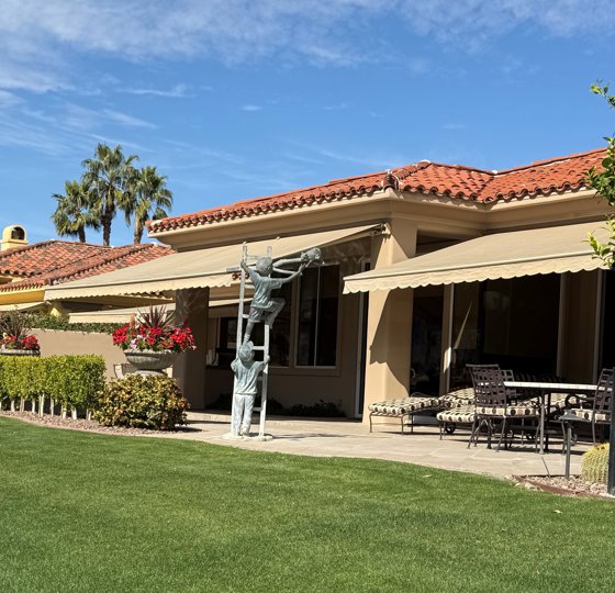 retractable awning